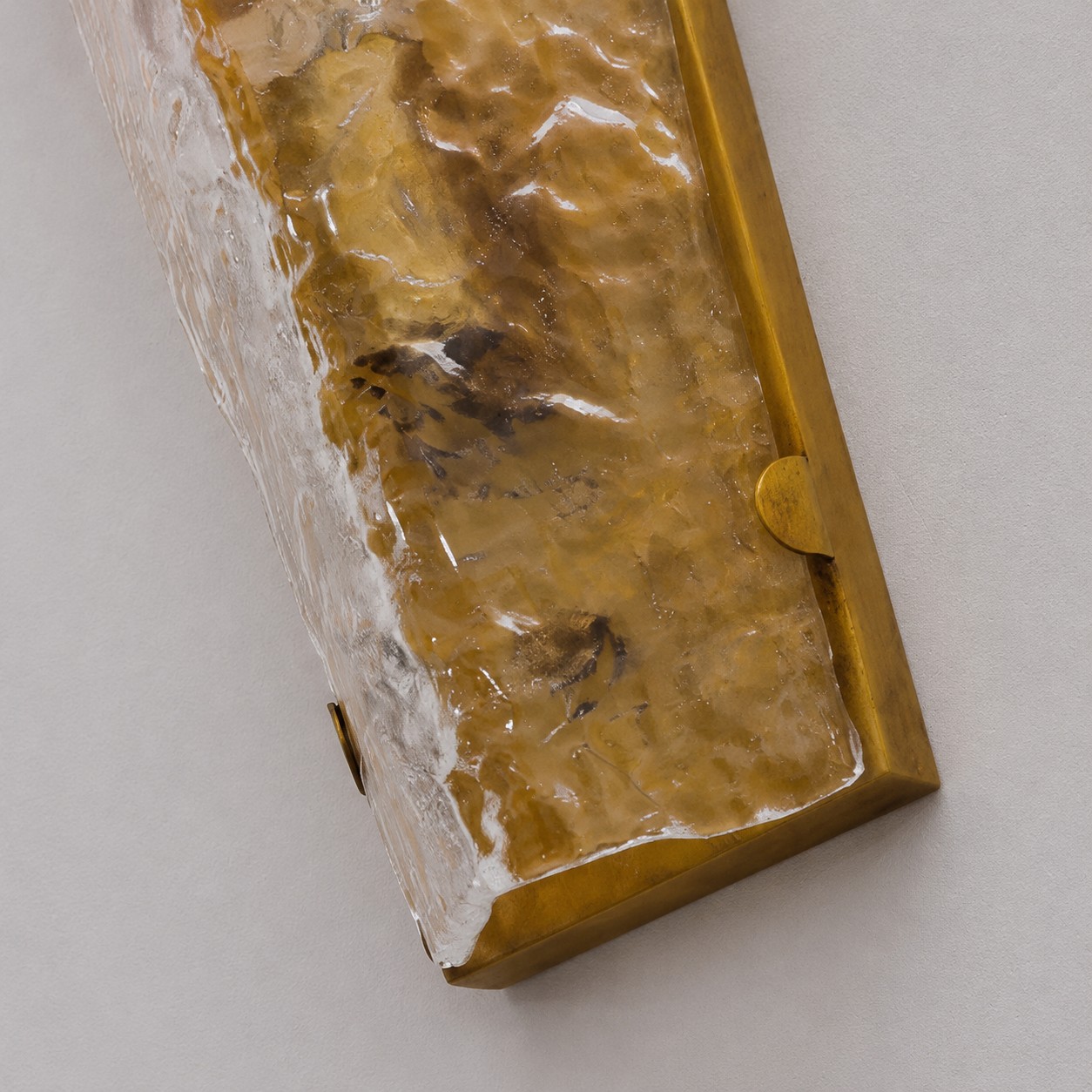 glass and copper side detail